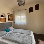 Penthouse Privat Jakuzzival Smeraldo Guest house Siofok