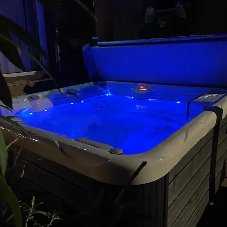 Penthouse Privat Jakuzzival Smeraldo شيوفوك