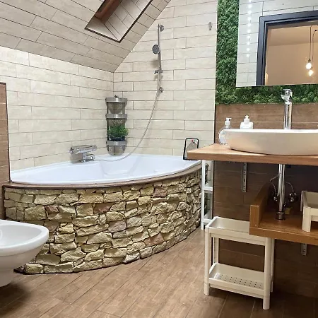 Penthouse Privat Jakuzzival Smeraldo * Siofok