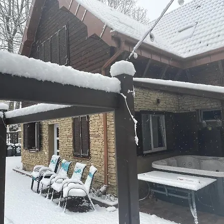 Penthouse Privat Jakuzzival Smeraldo Guest house Siofok