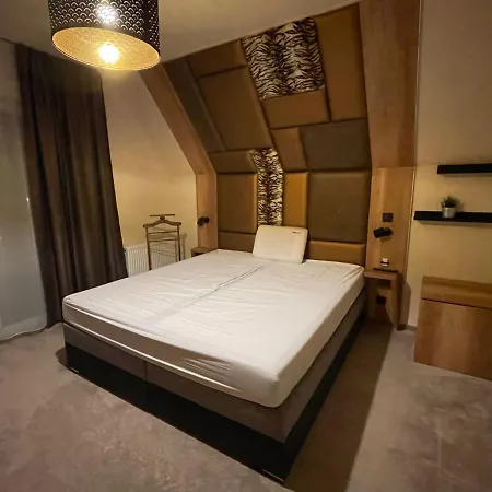 Penthouse Privat Jakuzzival Smeraldo Siofok