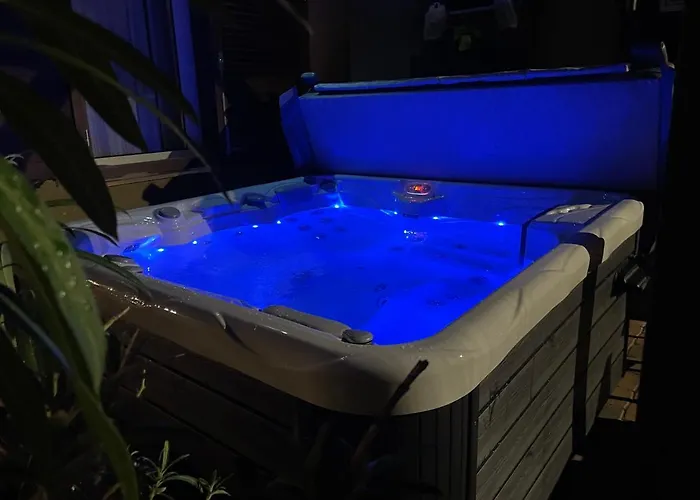 Penthouse Privát Jakuzzival Smeraldo Siófok