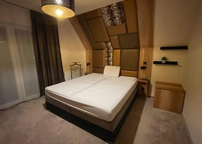 Penthouse Privát Jakuzzival Smeraldo Siófok